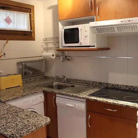 Ball Benas Edificio Aigualluts 公寓